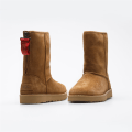 Miniatyrbild 2 av 4: Stövlar UGG W Classic Short Logo Zip Bruna 36