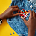 Pikkukuva 4 / 4: LEGO DOTS 41963 - Mikki Hiiri ja Minni Hiiri -ompelulauta - Luova rakennuspeli lapsille Flerfarvet