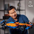 Miniatyrbillede 2 af 6: LEGO® 42141 Technic McLaren Formel 1 2022 racerbil, F1 skalamodel, byggesæt, modelsæt til voksne Flerfärgad