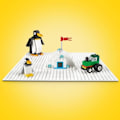 Miniatyrbillede 4 af 5: LEGO® 11026 Classic Den hvide byggeplade 32x32, sokkel til konstruktion, montering og udstilling Flerfärgad