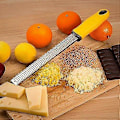 Miniatyrbillede 4 af 5: Køkken Rivejern Scholl Ostehøvl Manuel Fødder Rustfrit Stål Zest Rivejern til Spaetzle Citron Parmesan Ingefær Hvidløg Muskatnød Chokolade Kokosnød Gulerod