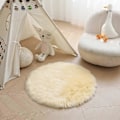 Miniatyrbild 1 av 5: Rund Fuskpälsmatta, Fårskinnsimitation, Fluffig Golvmatta, för Sovrum Vardagsrum, Ljusgul - 50 cm Diameter