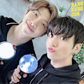 Pikkukuva 5 / 5: SZCZW BTS Army Bomb Lightstick Ver 4 Map of The Soul 7 Erikoisversio - Mukauta väri konsertin ja Bluetooth-yhteyden sovelluksen avulla (sisältää
