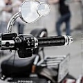 Miniatyrbilde 2 av 5: Motorsykkelhåndtak med Bar End Cap, Racing CNC Aluminium &amp; Myk Gummi Styret Universalt for 7/8\" (22mm) Styrestang
