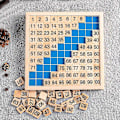 Pikkukuva 5 / 5: (Sata-taulu) Puinen matematiikan sata-taulu, laskeminen 100:aan esikoululaisille, 1-100 numerotaulu taaperoille, laskulelu matematiikkaan, matematiikkapeli-taulu