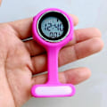 Miniatyrbillede 4 af 5: (Lilla) Unisex Sygeplejerske Læge Hospital Arbejdere Alarm Lysende Brocher Pins Digital Elektronisk FOB Lommeure Hængeur Gaver