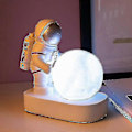 Miniatyrbillede 2 af 3: Natlampe, astronaut Spaceman ModelSølv