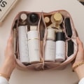 Miniatyrbillede 4 af 5: Makeuptaske / Nødvendigt / Toilettaske - Makeuptaske beige