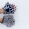 Pikkukuva 3 / 5: Tekoturkiskissan kynsihanskat: Halloween- ja joulucosplay-asusteet