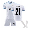 Miniatyrbild 1 av 2: 2022 Ny fotbollströja för barn 9# L.suarez 21# E.cavani Modeshorts Fotbollströjor Kostym Skyddsstrumpor/ set 21 White 18