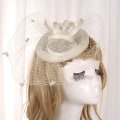 Miniatyrbilde 1 av 2: Dame Fascinator Penny Mesh Hatt Fjær Penny Mesh Hatt for Cocktail Bryllupsfest White