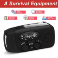 Miniatyrbilde 7 av 8: 2000mAh vevradio med solcelle, lommelykt og powerbank red