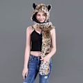 Miniatyrbillede 3 af 8: 3 i 1 Fluffy Plush Dyr Ulv Leopard Hætte Halsklæde Hat med Poter Vanter Handsker Tyk Vinter Varmt Øreklapper Bomber Hat til Kvinder Mænd