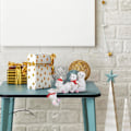 Miniatyrbilde 6 av 8: Julebordhjørnedekorasjon, Mini Julefigurer Julepynt til Hylle Skrivebord Bord Harpiksstatuer Julegave White