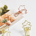 Miniatyrbilde 4 av 8: Klips Merktavle Bordholdere Metall Fil Klesklyper Festesystem Papir Tommel Vindtett Bilde Stativ Bordnummer Stativ Foldback Kontormapper Rose Goldx3pcs