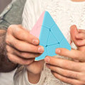 Miniatyrbilde 4 av 6: Pyramid Speed Cube - ABS Material Pyraminx Stickerless | Oppmuntre til læring Magic Cube | Flytende rotasjon Puslespill Twist | Visuell glede Puslespill Cube leketøy triangle