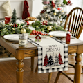 Miniatyrbild 2 av 3: Julgranslöpare i Buffelrutig Mönster - Glad Jul Säsongsbetonad Vintersemester Bordsskydd Köksbord Dekoration