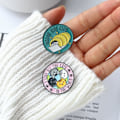 Miniatyrbillede 3 af 4: 5 Emalje Pins Søde Tegneseriebabyer, Runde Katte Badge Former