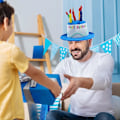 Pikkukuva 5 / 6: Onnellinen syntymäpäivähattu, syntymäpäivähattu syntymäpäivälaseilla, plushiinen onnellinen syntymäpäiväkakkuhattu syntymäpäiväjuhliin, lasit tytöille ja aikuisille juhlien koristeluun Blue