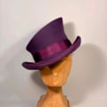 Miniatyrbilde 5 av 5: Asymmetrisk Topphatt Ullhatt Dame Herre Unisex Hatt Steam Punk Hatt Topphatt Mote Bånd Dekorativ Hatt Dekk Hode For Menn-yu Purple One Size