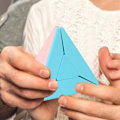 Miniatyrbilde 4 av 6: Pyramid Speed Cube - ABS Material Pyraminx Stickerless | Oppmuntre til læring Magic Cube | Flytende rotasjon Puslespill Twist | Visuell glede Puslespill Cube leketøy windmill