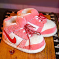 Miniatyrbild 3 av 4: 2024 Sneakertofflor Unisex One-Size Sneaker Varma Tofflor