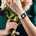 Miniatyrbilde 8 av 8: Gravert Rem for Apple Watch-reimer, iwatch-reim Kvinner, Myk Silikon Rose Blomstermønster Bånd for iWatch Series-reim Black/White 38/40/41mm