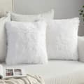 2-pack fluffiga kuddfodral i fuskpäls 43x43cm Vit