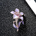 Miniatyrbilde 2 av 4: Lilla Blomst Emalstift Krystall Rhinestone Blomst Brosjer Kvinner Bryllup Fest Casual Brosje Pins Smykker Gaver Til Venn