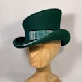 Pikkukuva 5 / 5: Asymmetrinen Korkea Hattu Villahattu Naiset Miehet Unisex Hattu Steam Punk Hattu Korkea Hattu Muodikkaat Nauha Koristeellinen Hattu Peitä Pää Miehille-yu Green One Size
