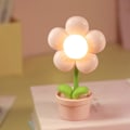 Miniatyrbild 1 av 3: Mini Sängbord Blomma Tecknad Söt Sängbord, Portabel LED Bordslampa Dekoration Batteridriven Justerbar Blomma Sänglampa Pink