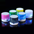 Pikkukuva 2 / 5: Kaiutin - Bluetooth ja LED - Kannettava & Mini green