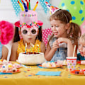 Pikkukuva 8 / 8: Onnellinen syntymäpäivähattu, syntymäpäivähattu syntymäpäivälaseilla, plushiinen onnellinen syntymäpäiväkakkuhattu syntymäpäiväjuhliin, lasit tytöille ja aikuisille juhlien koristeluun Pink