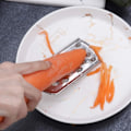 Miniatyrbillede 4 af 6: 2 stk. Rivejern Håndholdt Køkken Rivejern Ostehøvl til Grøntsager Frugter Chokolade, Kartoffel, Ingefær og Hvidløg Gulerodsrivejern Citron Zester