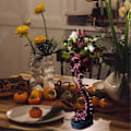 Pikkukuva 5 / 5: Resinikallokasvi ja selkäranka-teline setti, Polyresin-kallokasvi, Halloween-koriste retro ihmisen kallopää kukka, musta