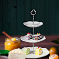 Miniatyrbild 7 av 7: Tre vånings kakfat i porslin, elegant vit präglad tårtställning, kakställ