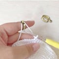 Miniatyrbillede 2 af 5: Justerbar Strikke-Loop Hæklet Påfugl Formet Loop Strikkeværktøj Ring Finger Tøjsøm Fingerbøl Garn Guider Sytilbehør Guld Farve
