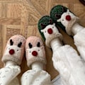 Miniatyrbillede 5 af 5: Vinterlige søde juleelg bomulds hjemmesko til kvinder ins mode indendørs husholdning anti-slip par plys hjemmesko til mænd..