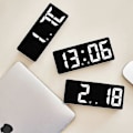 Miniatyrbild 3 av 5: Smart Stor Digital Väggklocka Appkontroll Tid/datum/&ljud Aktivera & Nedräkningsfunktion Steglös Ljusstyrka & Volym Alarm Med Snooze-funktion Red