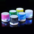 Pikkukuva 2 / 5: Kaiutin - Bluetooth ja LED - Kannettava & Mini black