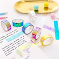 Miniatyrbillede 5 af 5: Rolls Holografisk Tape 5M/196.8 Tommer Blandet Farvesæt Dekorativ Tape Prismatisk Glitter Tape Buer til DIY Kunsthåndværk Dekoration (6 Stk)