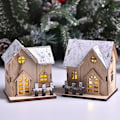 Miniatyrbillede 6 af 7: Juleby-sæt 3 stk LED-belyst træjuleby Scene Batteridrevet Mini Julehus Dekoration