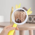 Miniatyrbillede 4 af 5: Gula rådjur barns förstoringsglas, student håller en readin