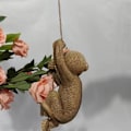 Pikkukuva 5 / 5: Puutarha-apina roikkuu vauva kiipeää puuhun hartsi A yksi koko