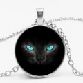 Miniatyrbild 2 av 4: Handgjorda Nya Retro Utsökta Tillbehör Legering Glas Blå Ögon Svart Cat Time Pendel Halsband Familjefoto Privat Anpassad