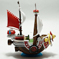 Miniatyrbilde 4 av 5: One Piece TUSEN SOLIG Piratskip modell leketøy montert samling 1 one size