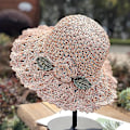 Miniatyrbilde 3 av 5: Elegant Heklet Halmhatt med Volangdetalj Dame Sommer Strand Halmhatt Off white m