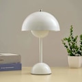 Pikkukuva 1 / 3: Sienimäinen LED-pöytälamppu, Moderni Bud Macaron -pöytälamppu Vintage Lukulampun White