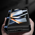 Miniatyrbilde 3 av 5: Beskyttende deksel med innebygd skjermbeskytter for Samsung Galaxy Z Fold 4