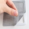 Pikkukuva 2 / 5: Hyttysverkon korjausteippi, ikkuna- ja ovenkorjausteippi, itseliimautuva verkko, käytetään hyttysverkkojen ja sideharsojen korjaamiseen, 8 kpl musta